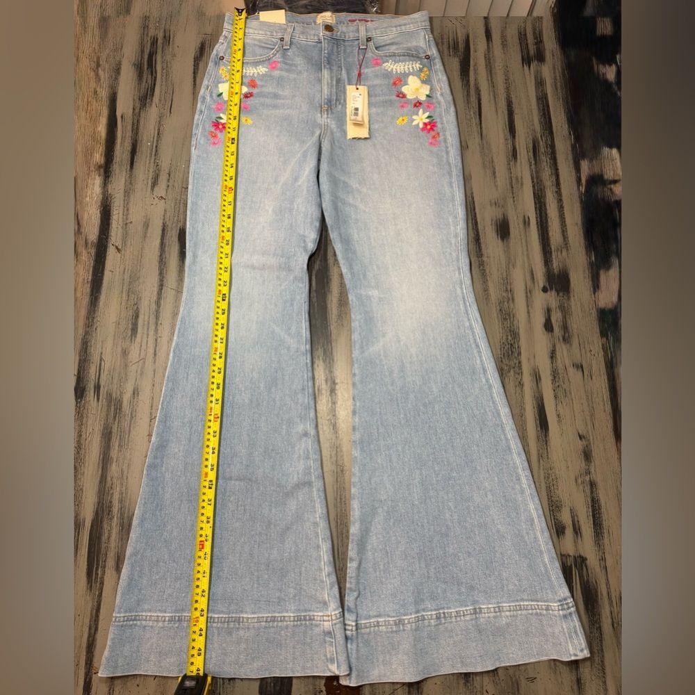 Alice + Olivia "Beautiful" High-Rise Bell Bottom Jeans - Floral Embroidered NWT - Picture 9 of 16